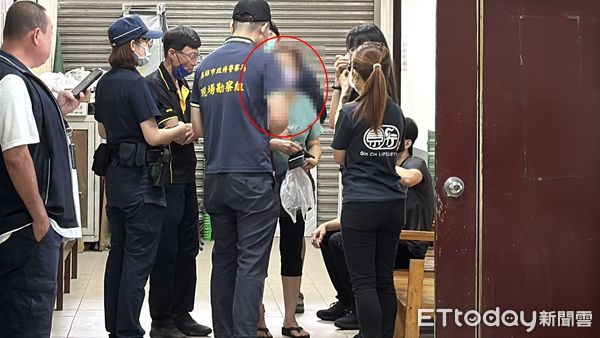 ▲▼ 工地主任鄭男酒駕上路，撞死19歲高職生，阿嬤悲痛認屍。（圖／記者吳世龍攝，下同）