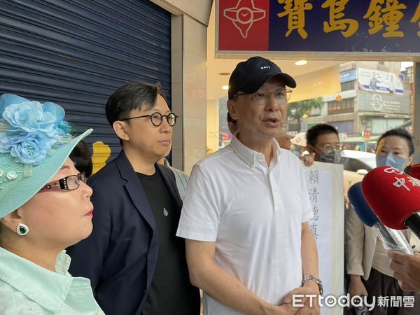 ▲▼  取消罷免吳沛憶行程朱立倫卻偷現身。（圖／國民黨團文傳會提供）