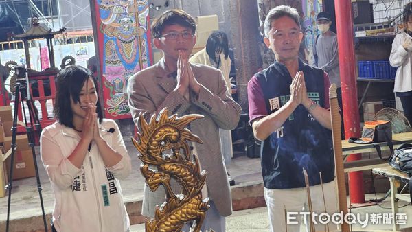 ▲▼民眾黨主席黃國昌出席「母親節活動」受訪。（圖／記者呂佳賢攝）