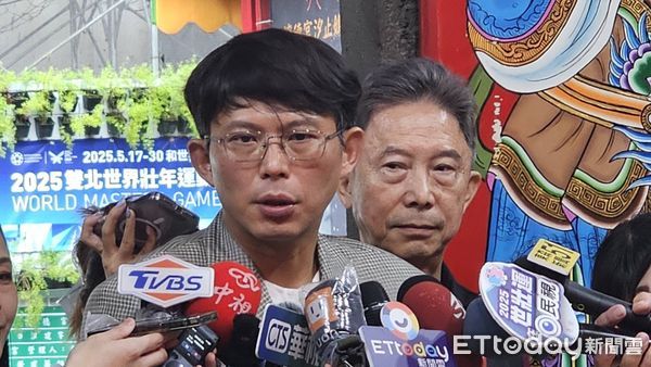 ▲▼民眾黨主席黃國昌出席「母親節活動」受訪。（圖／記者呂佳賢攝）