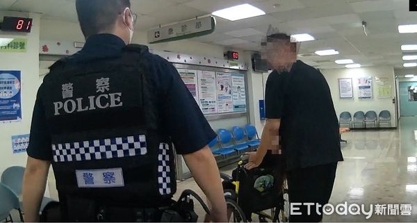 ▲台南歸仁警分局員警鳴笛開道5分鐘，成功將昏迷女子緊急送醫搶救脫險。（記者林東良翻攝，下同）