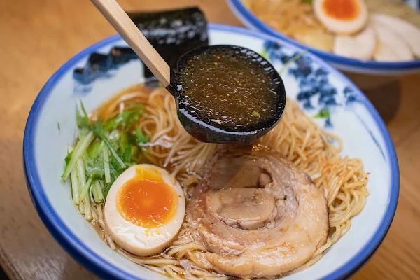 ▲▼東京拉麵【AFURI惠比壽】澀谷美食|巷弄裡的柚子拉麵排隊半小時才知道|雞湯尬柚子清爽開胃|絕美用餐空間不說還以為是咖啡廳。（圖／部落客美熊很愛吃授權提供）