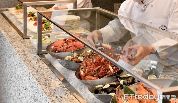 ▲新竹喜來登推「護師節」餐飲優惠，盛宴下午茶及晚餐「3人同行1人免費」。（圖／新竹喜來登提供）
