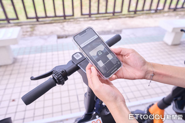 ▲▼政大學生創業團隊，在校園內進行電動滑板車免費試乘活動。（圖／記者許敏溶攝）