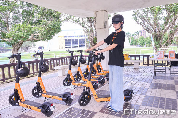 ▲▼政大學生創業團隊，在校園內進行電動滑板車免費試乘活動。（圖／記者許敏溶攝）