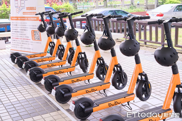 ▲▼政大學生創業團隊，在校園內進行電動滑板車免費試乘活動。（圖／記者許敏溶攝）