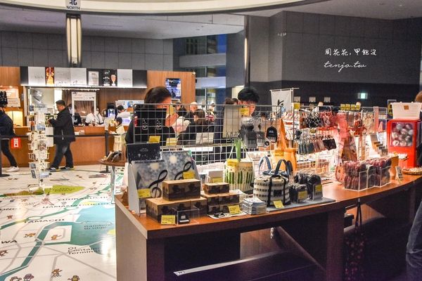 ▲▼【東京都廳展望台】免費東京夜景觀景台推薦！45樓高空景觀可眺望晴空塔東京鐵塔富士山。（圖／部落客周花花，甲飽沒授權提供）