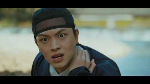 ▲▼苞娜遭吐滿臉「腐爛黑水」！驅魔神劇《鬼宮》這幕嚇壞劇迷⋯收視將破10%。（圖／翻攝自Hami Video）