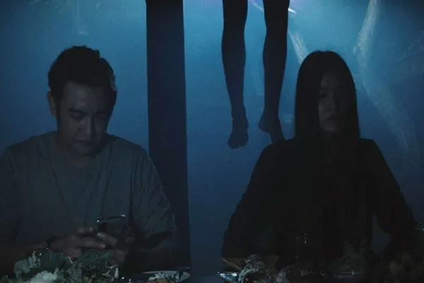 ▲泰國恐怖片《邪厝》，情侶搬進老屋竟撞鬼。（圖／車庫娛樂提供）