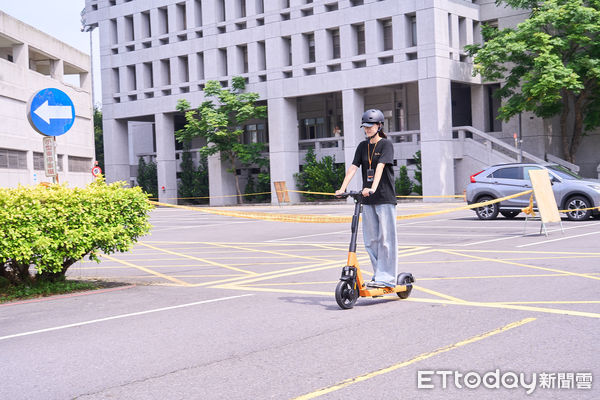 ▲▼政大試辦電動滑板車免費騎。（圖／記者許敏溶攝）