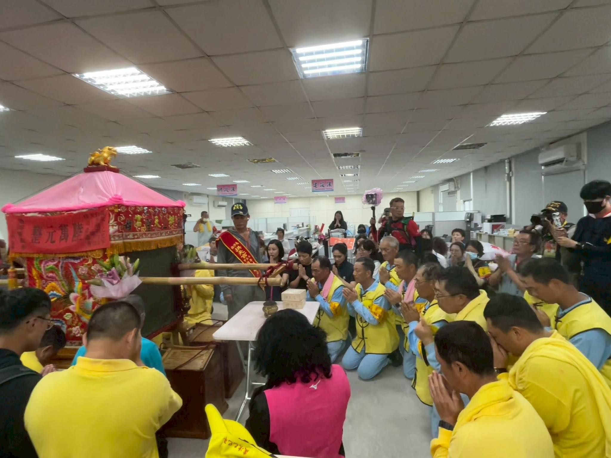 ▲▼媽祖進香回程，10日駐駕通霄鎮公所過夜。（圖／翻攝自Facebook／白沙屯拱天宮）