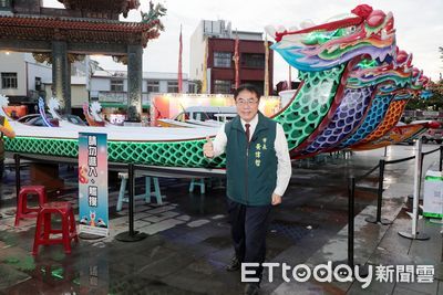 黃偉哲開台天后宮點燈祈福 國際龍舟賽熱血開划「龍耀陸海空」