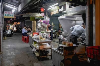 南投「石頭鍋版榨菜肉絲湯麵」超濃郁