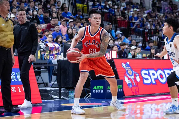 ▲領航猿盧峻翔、卡米諾斯。（圖／PLG提供）