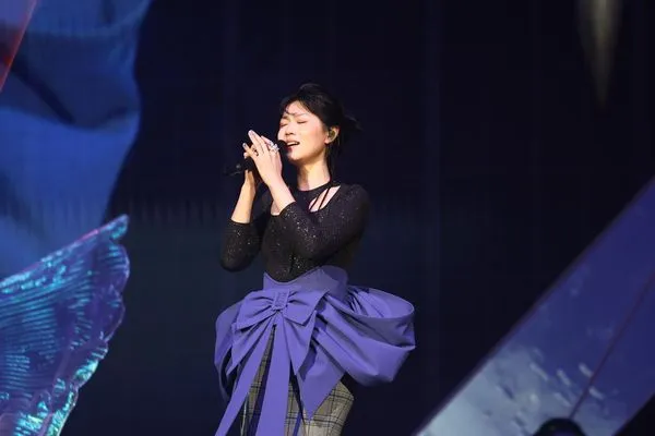 ▲▼曹雅雯出席藍寶石大歌廳演出。（圖／高雄流行音樂中心提供）