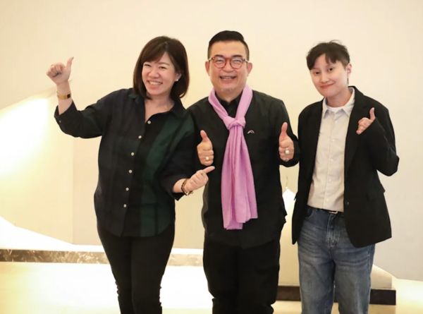 ▲台中市新聞局長欒治誼（左起）、電影公司總監姚經玉、台中市影視發展基金會執行長張婉榆力推《第一夫人的逆襲》。（圖／海鵬影業提供）