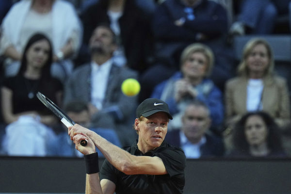 ▲義大利23歲球王辛納（Jannik Sinner）羅馬大師賽首輪直落二過關。（圖／達志影像／美聯社）