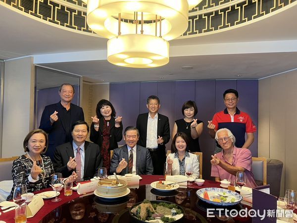 ▲佳世達集團董事長陳其宏受邀至成大EMBA分享「大艦隊策略」，吸引歷屆校友熱烈參與。（記者林東良翻攝，下同）