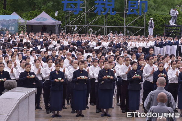 ▲▼佛教慈濟基金會三節合一浴佛典禮，11日首場浴佛大典在花蓮靜思堂道侶廣場舉行。（圖／花蓮縣政府提供，下同）