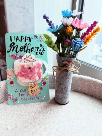 ▲8歲女兒「全英文」告白，林心如曬母親節卡片。（圖／翻攝自Instagram／loveruby_official）