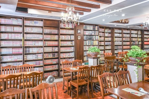 ▲▼田中園環亞店 上千本漫畫雜誌隨你看！近捷運南京復興站台北小巨蛋。（圖／部落客周花花，甲飽沒授權提供）