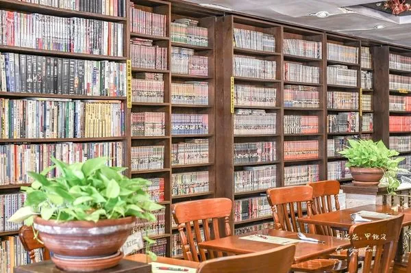 ▲▼田中園環亞店 上千本漫畫雜誌隨你看！近捷運南京復興站台北小巨蛋。（圖／部落客周花花，甲飽沒授權提供）