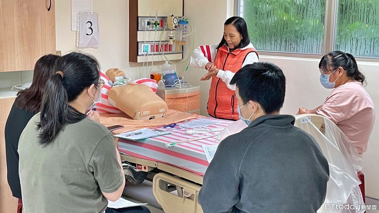 專業把關！基隆照服員培訓「氣道清潔技術」　19人通過嚴格考核