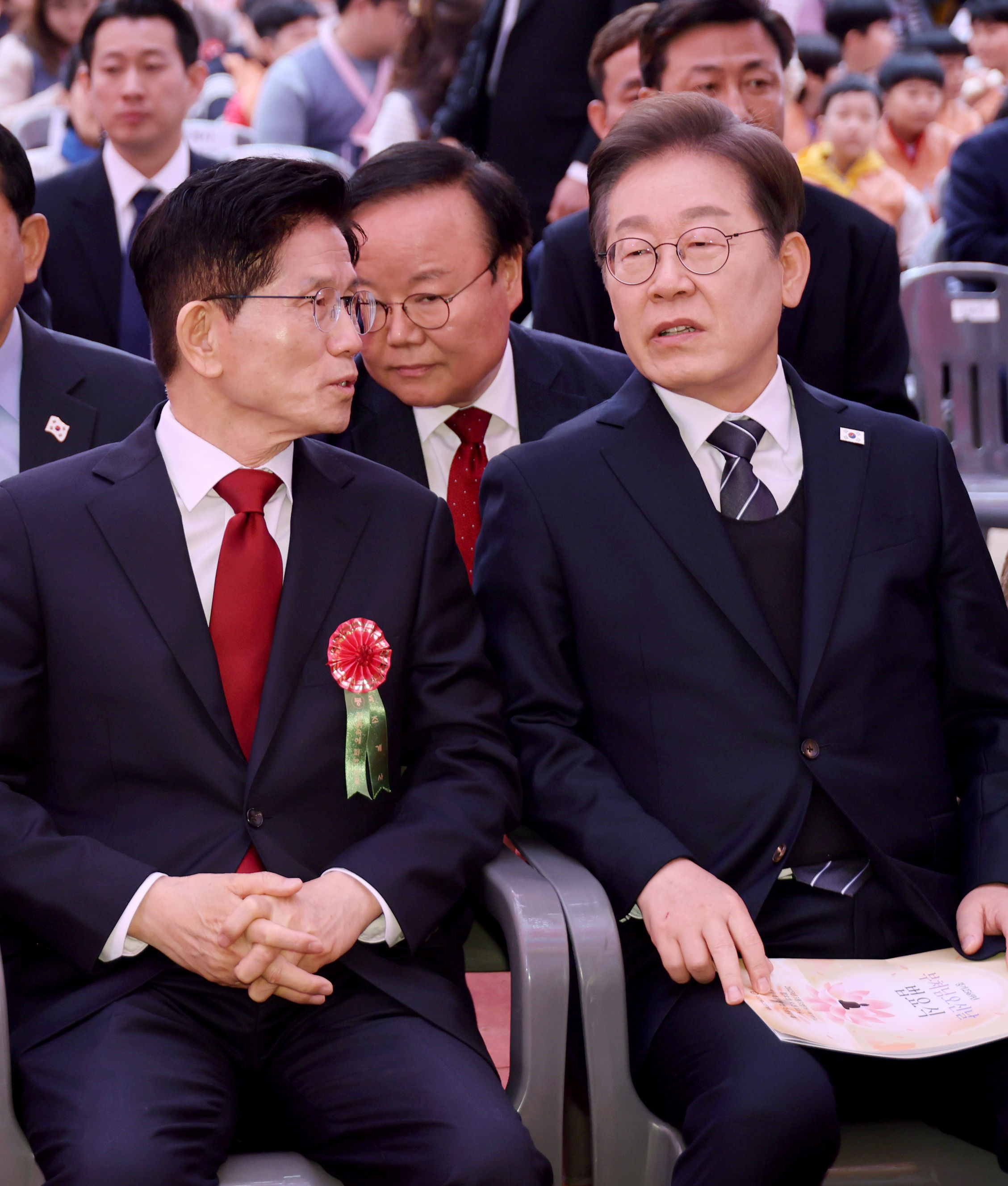 ▲▼金文洙、李在明5日前往首爾曹溪寺同台出席佛誕節法會。（圖／達志影像）