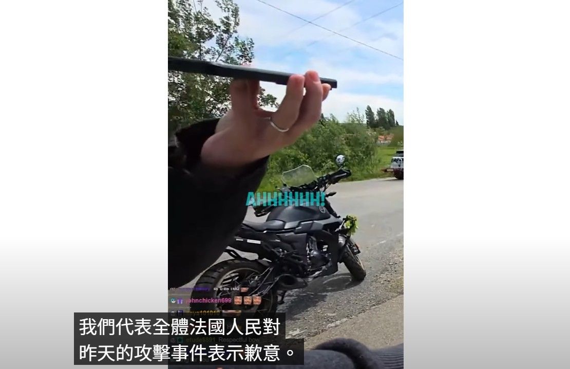 ▲▼企鵝妹遇襲，法國民眾特地騎車來找她道歉。（圖／翻攝自YouTube／Jinnytty 企鵝妹 지니）