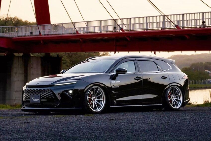 ▲日本T-Demand爆改Crown Estate，帥氣度更勝跑旅Crown Sport。（圖／翻攝自《T-Demand》）