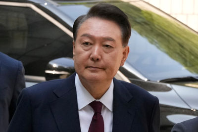 首度從正門進法院！南韓前總統尹錫悅「不發一語」　迴避犀利提問