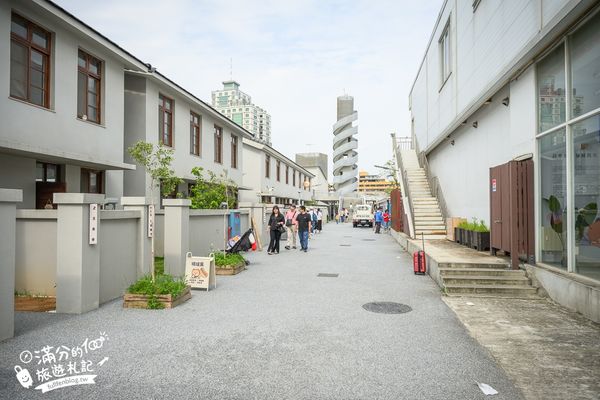 ▲▼苗栗新景點【苗栗火車頭園區】最新門票資訊&設施體驗,必搭小火車遊園.近距離與蒸汽火車合影趣味十足。（圖／部落客滿分的旅遊札記授權提供）