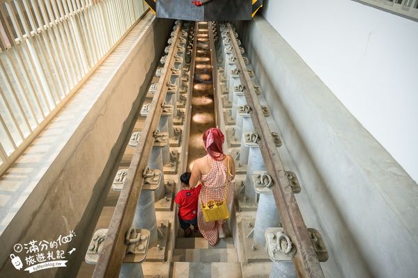 ▲▼苗栗新景點【苗栗火車頭園區】最新門票資訊&設施體驗,必搭小火車遊園.近距離與蒸汽火車合影趣味十足。（圖／部落客滿分的旅遊札記授權提供）