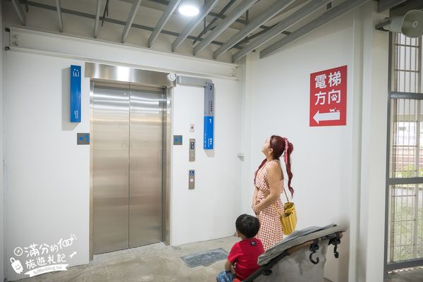 ▲▼苗栗新景點【苗栗火車頭園區】最新門票資訊&設施體驗,必搭小火車遊園.近距離與蒸汽火車合影趣味十足。（圖／部落客滿分的旅遊札記授權提供）
