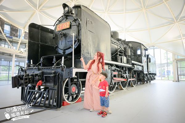 ▲▼苗栗新景點【苗栗火車頭園區】最新門票資訊&設施體驗,必搭小火車遊園.近距離與蒸汽火車合影趣味十足。（圖／部落客滿分的旅遊札記授權提供）