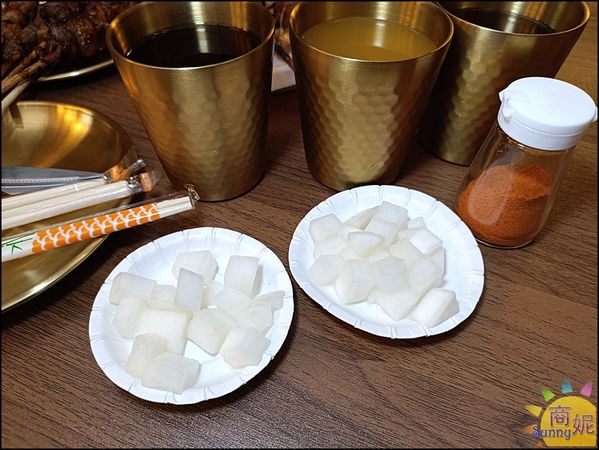 ▲▼蜜醬燒烤|全台獨創蜂蜜串燒30元起!百花蜜醬獨門配方好涮嘴.生啤+1元多一杯內用飲料喝到飽。（圖／部落客商妮吃喝遊樂授權提供）