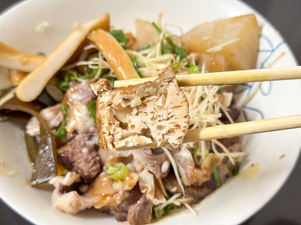 ▲▼橋頭老麵店。（圖／部落客VIVIYU小世界授權提供）