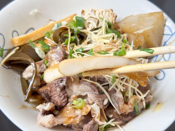 ▲▼橋頭老麵店。（圖／部落客VIVIYU小世界授權提供）