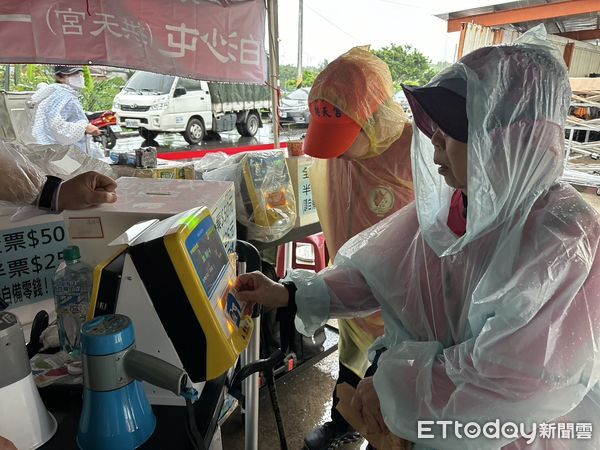 ▲▼公路客運今天自高鐵站往返白沙屯共發119班，疏運4061人。（圖／公路局提供）