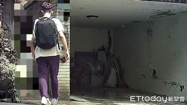 ▲汐止警方以埋伏誘捕手段成功逮捕取款的詐團張姓車手。（圖／記者張君豪翻攝）