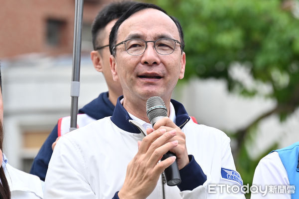▲▼國民黨黨主席朱立倫反惡罷戰獨裁內湖場街講 。（圖／記者李毓康攝）