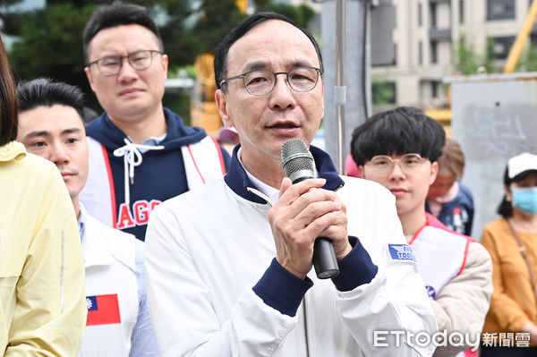 ▲▼國民黨黨主席朱立倫反惡罷戰獨裁內湖場街講 。（圖／記者李毓康攝）