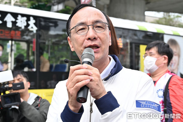 ▲▼國民黨黨主席朱立倫反惡罷戰獨裁內湖場街講 。（圖／記者李毓康攝）