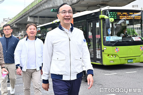 ▲▼國民黨黨主席朱立倫反惡罷戰獨裁內湖場街講 。（圖／記者李毓康攝）