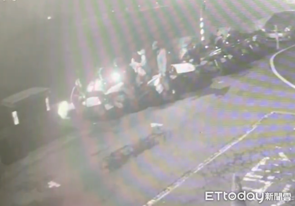 ▲▼並從機車停車場騎車離去。（圖／民眾提供）