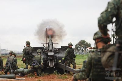 105榴彈砲實彈射擊　564旅砲兵營期末鑑測驗證成效