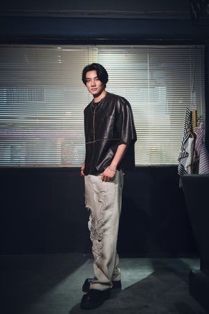▲▼ 徐暐翔配唱時回想起過世的姨丈。（圖／索尼音樂提供）