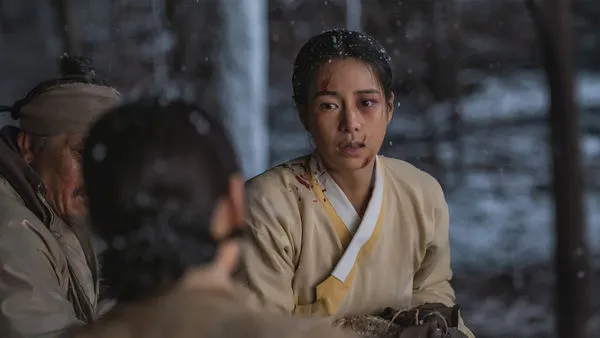 ▲▼ 林知衍《玉氏夫人傳》淪為奴婢慘遭獻身，勇敢向主人反擊。（圖／中天娛樂台提供）