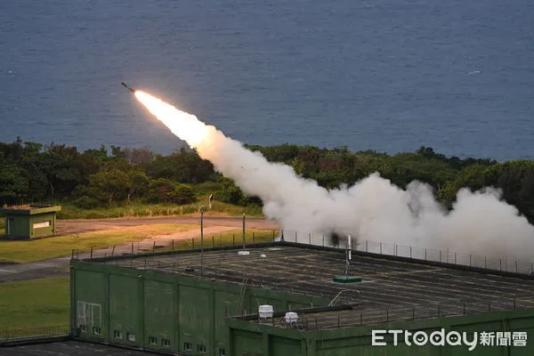 ▲▼國防部海馬式火箭發射。（圖／記者陳煥丞攝）