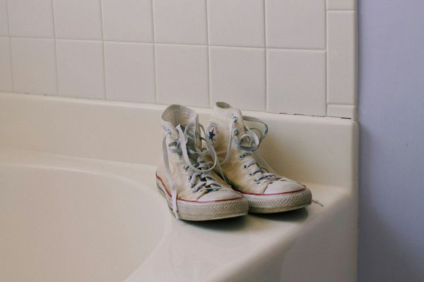 ▲▼白鞋髒了有解！「5個方法」讓白鞋煥然一新             。（圖／Unsplash）